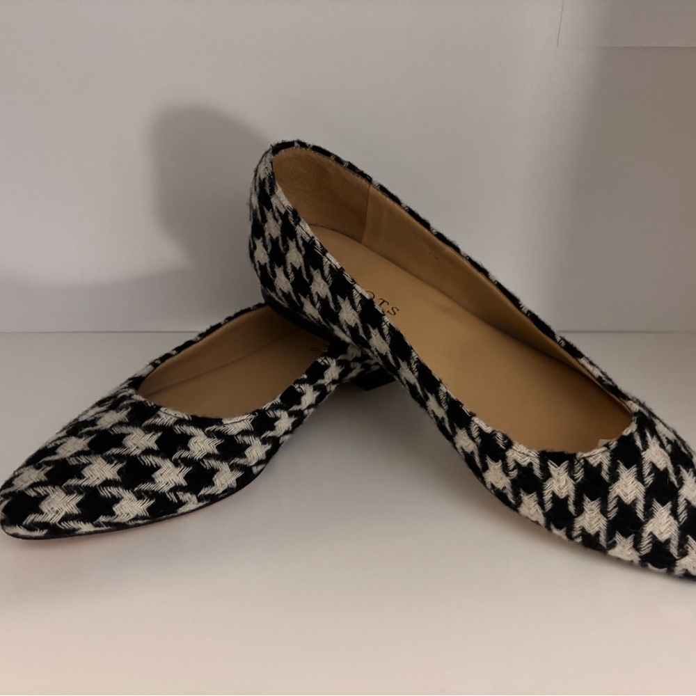 Talbots Black & White Houndstooth Pointed Flats - Picture 2 of 10